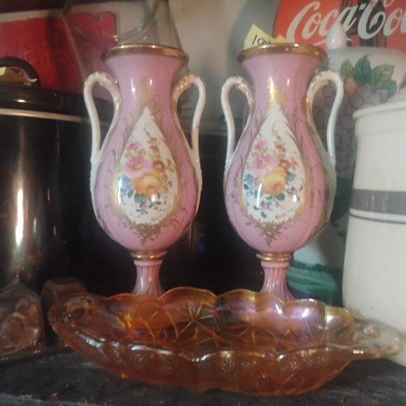 Vases - Picture 2 of 3